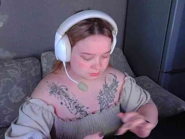 AlinaAdams webcam