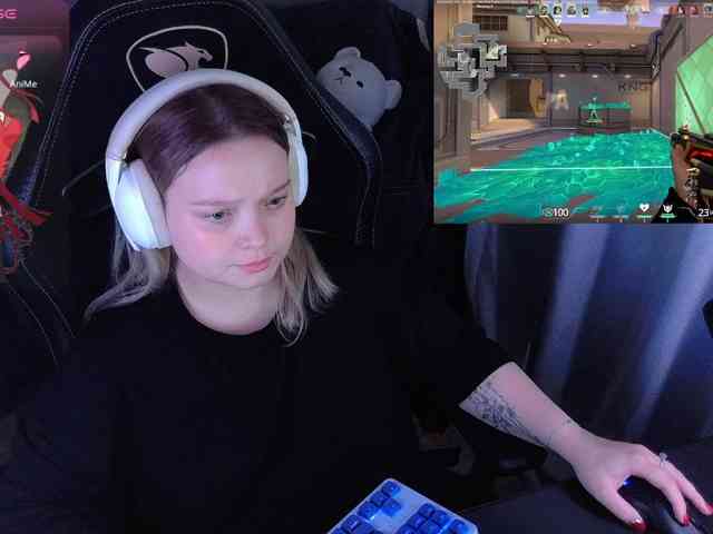 AlinaAdams webcam