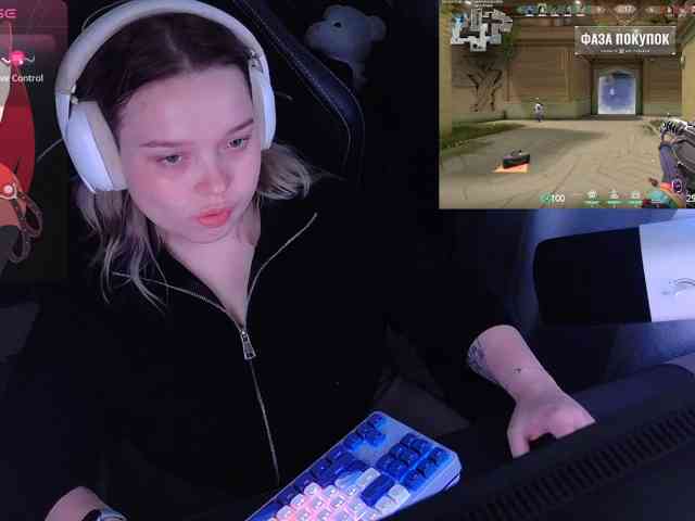AlinaAdams webcam