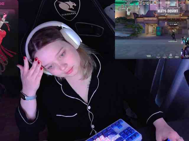 AlinaAdams webcam