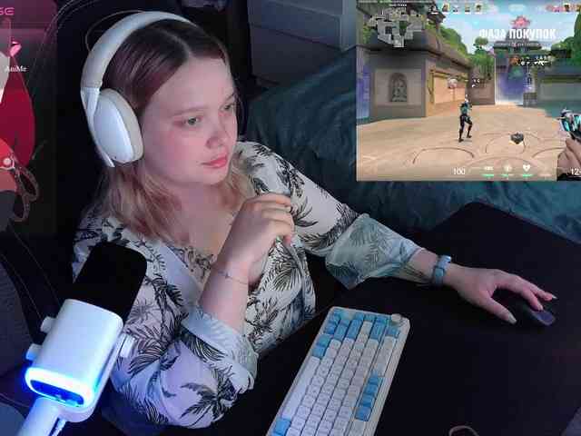 AlinaAdams webcam