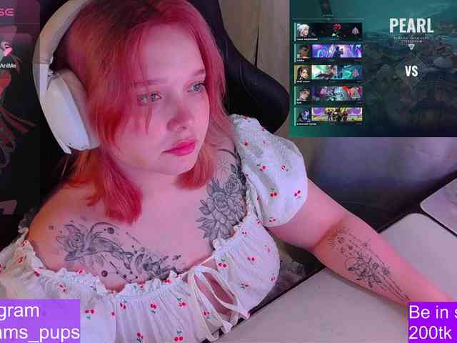 AlinaAdams webcam