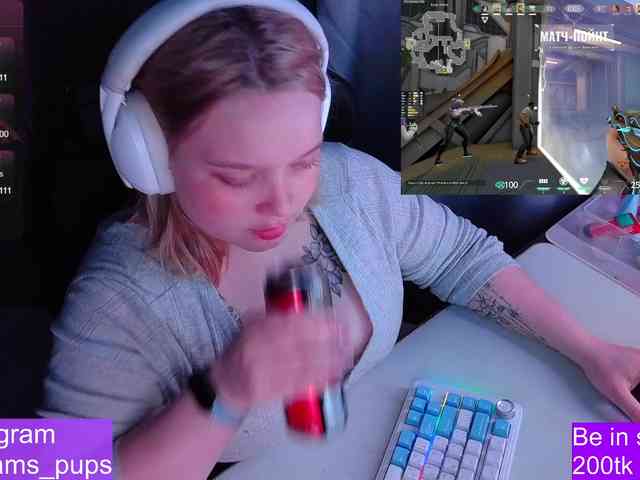 AlinaAdams webcam