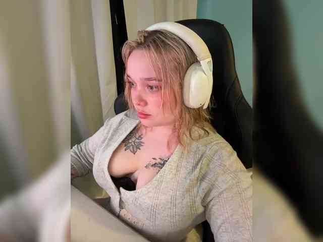 AlinaAdams webcam
