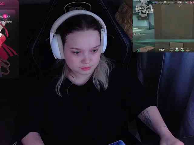 AlinaAdams AlinaAdams