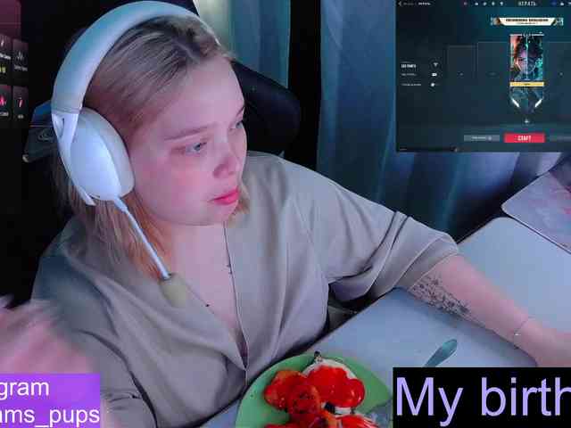 AlinaAdams webcam