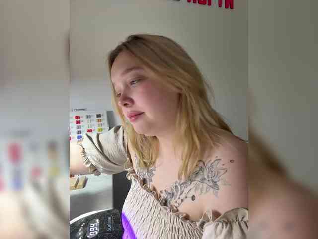 AlinaAdams webcam