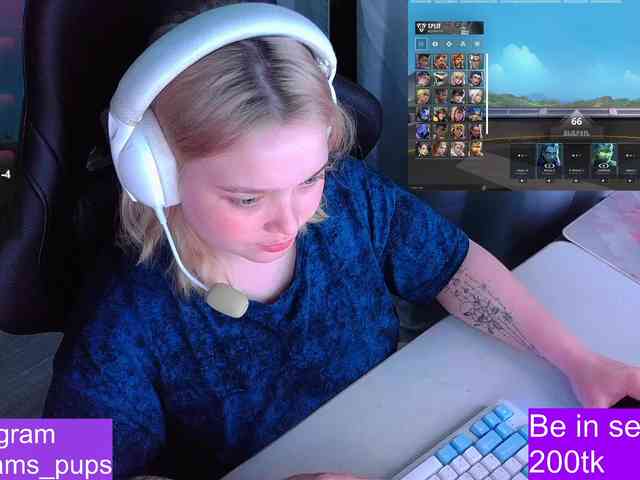 AlinaAdams webcam
