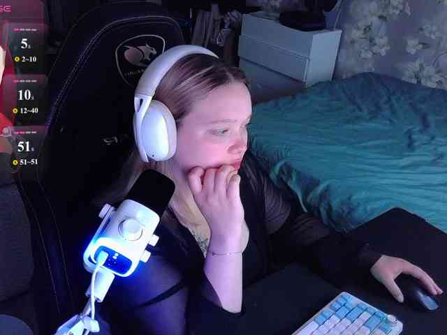 alinaadams's live room
