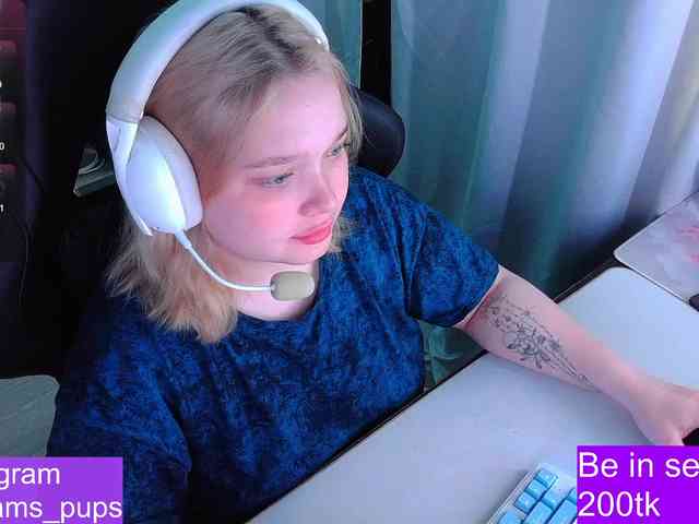 AlinaAdams webcam