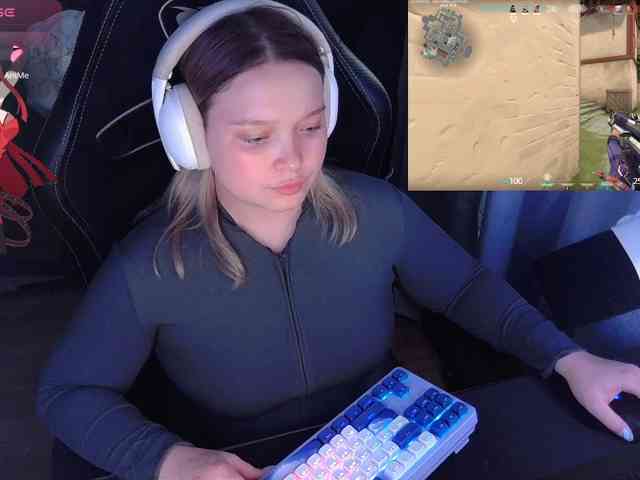 AlinaAdams webcam