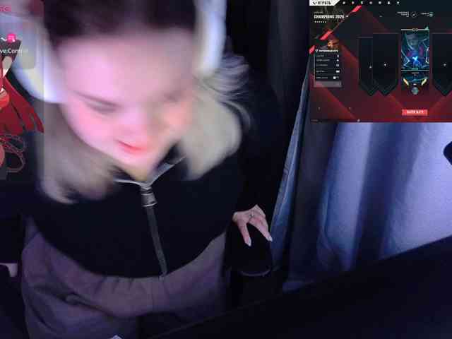 AlinaAdams webcam