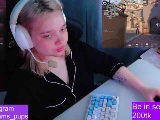 AlinaAdams webcam