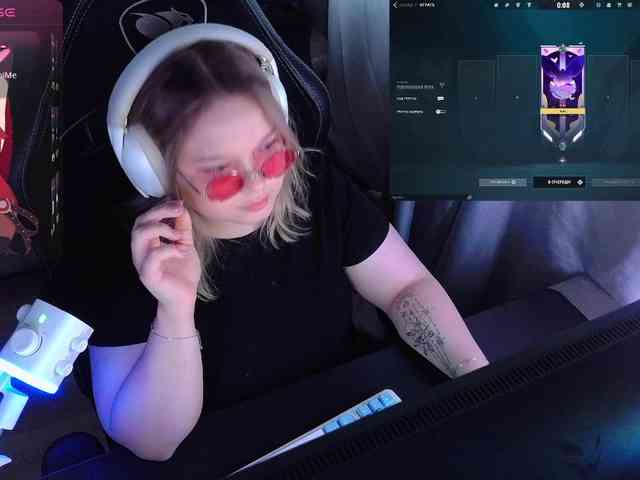 AlinaAdams webcam