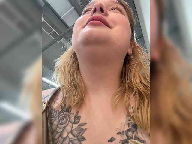 AlinaAdams webcam