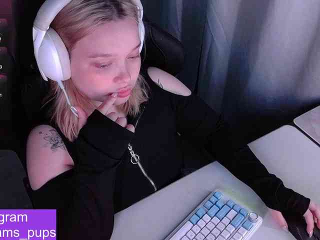 AlinaAdams webcam
