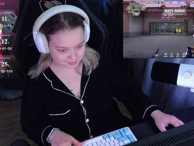 AlinaAdams webcam