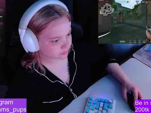 AlinaAdams webcam