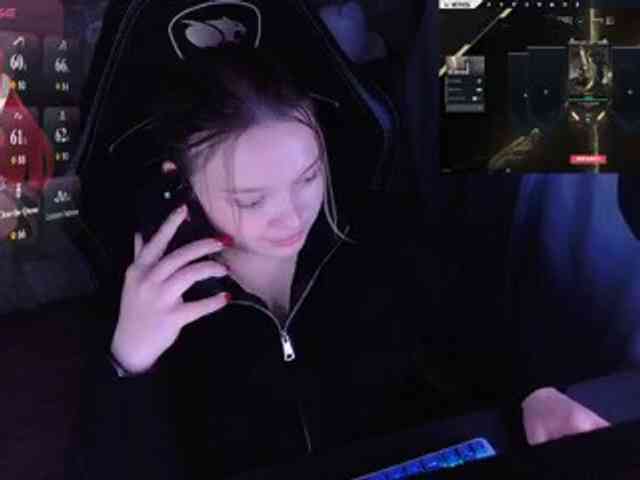 AlinaAdams webcam