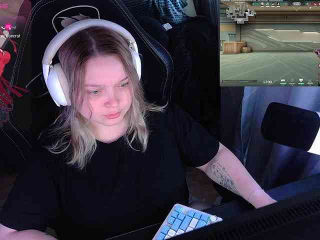 AlinaAdams webcam
