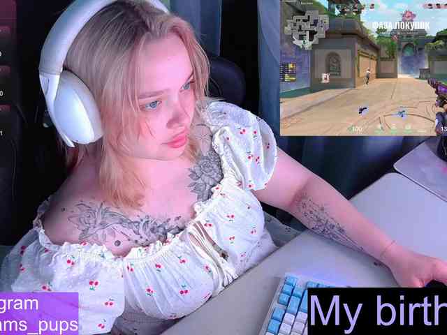 AlinaAdams webcam