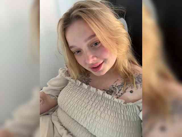 AlinaAdams webcam