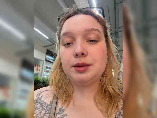 AlinaAdams webcam