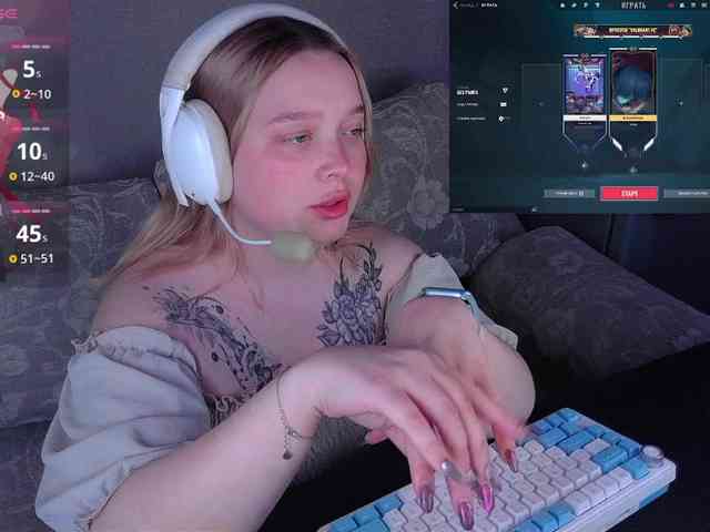 AlinaAdams webcam