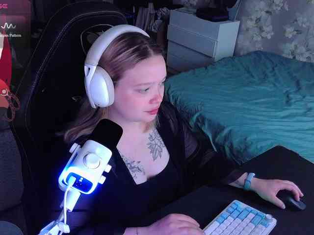 AlinaAdams webcam