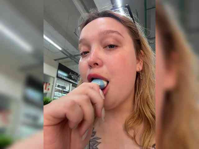 AlinaAdams webcam