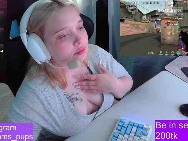 AlinaAdams webcam