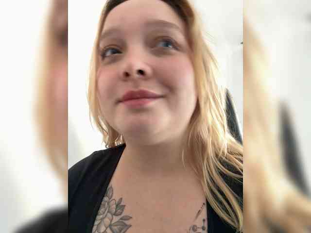 AlinaAdams webcam