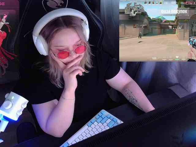 AlinaAdams webcam