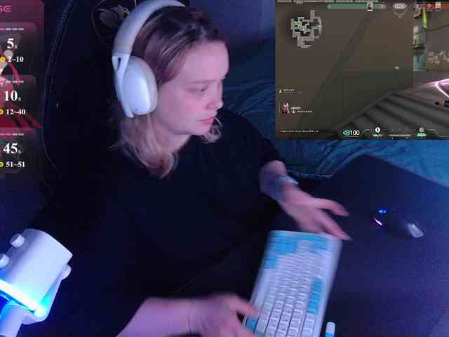AlinaAdams webcam