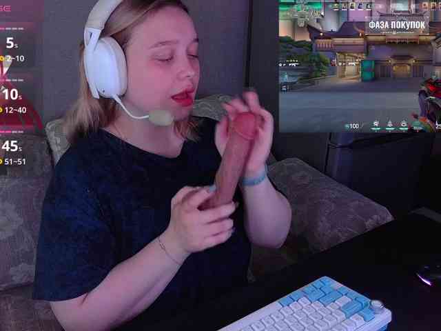 AlinaAdams webcam