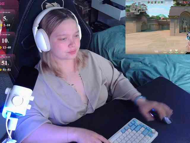 AlinaAdams webcam