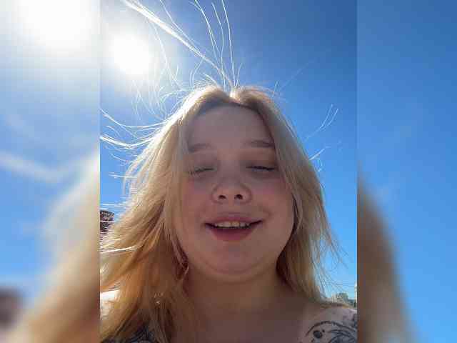 AlinaAdams webcam