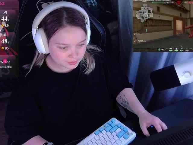 AlinaAdams webcam