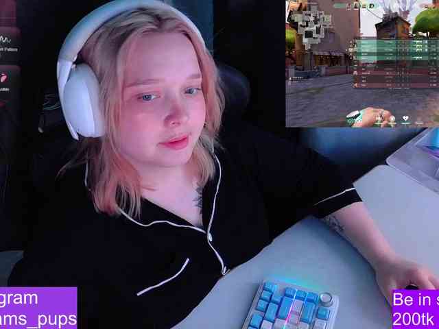 AlinaAdams webcam