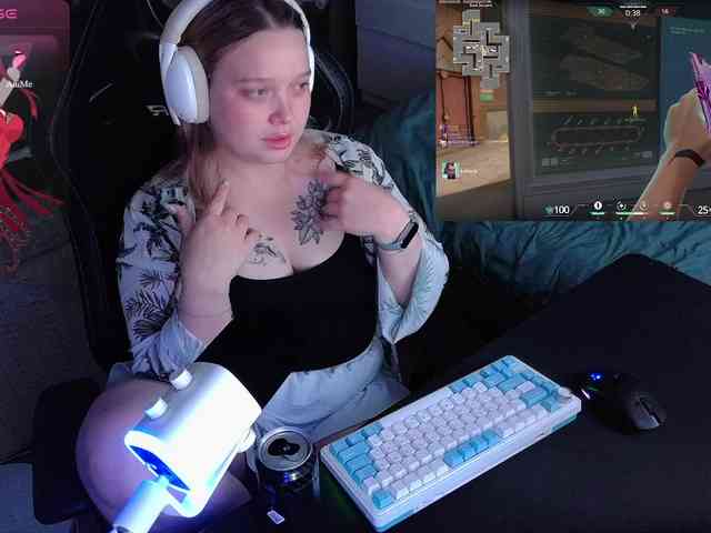 AlinaAdams webcam