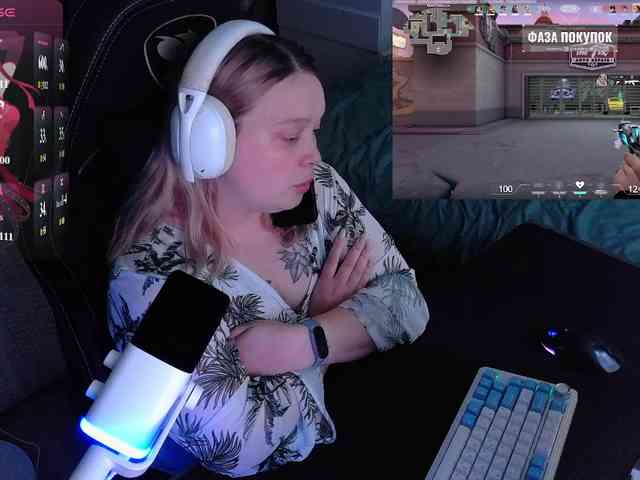 AlinaAdams webcam