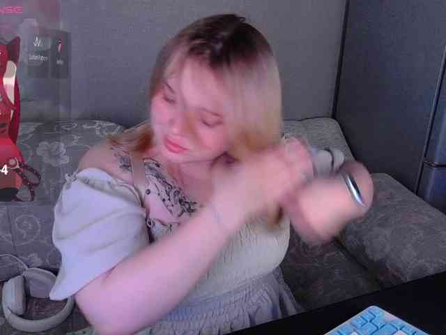 AlinaAdams webcam