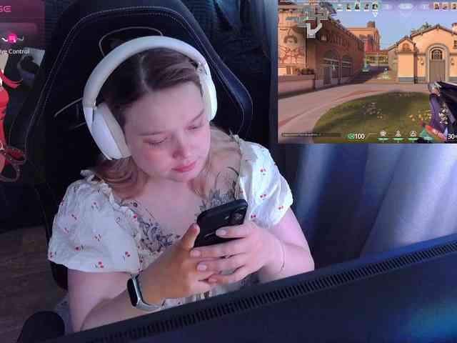 AlinaAdams webcam