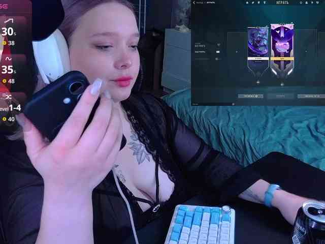 AlinaAdams webcam