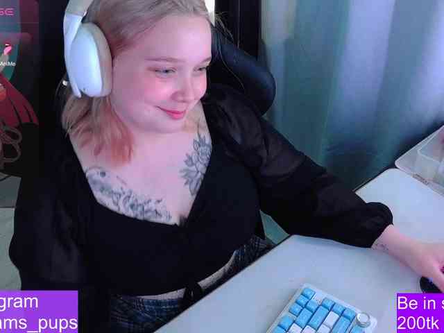 AlinaAdams webcam