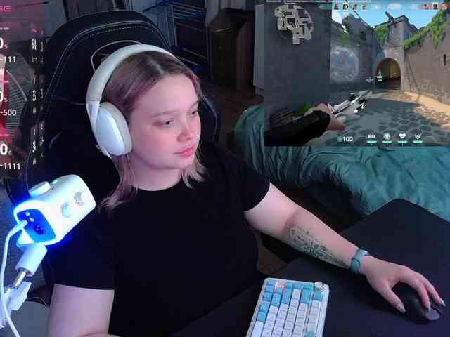 AlinaAdams webcam