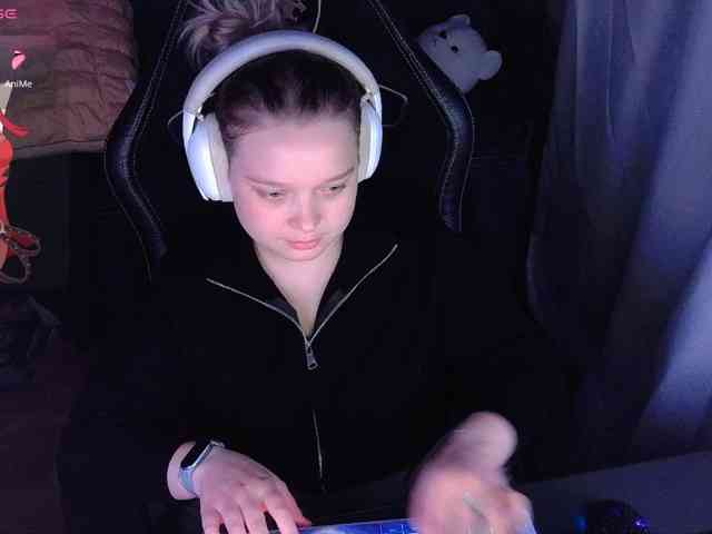 AlinaAdams webcam
