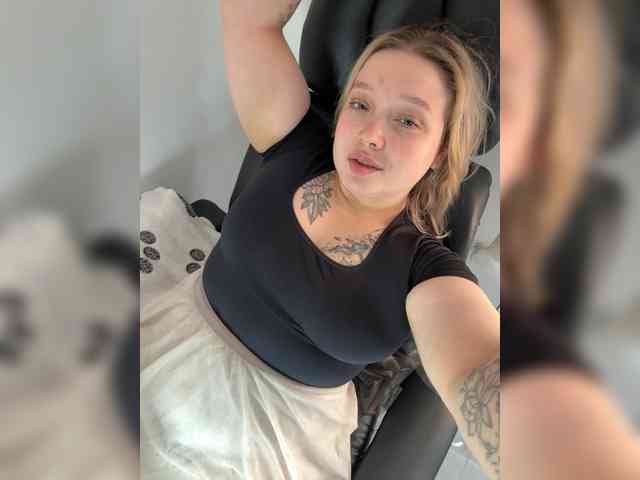 AlinaAdams webcam