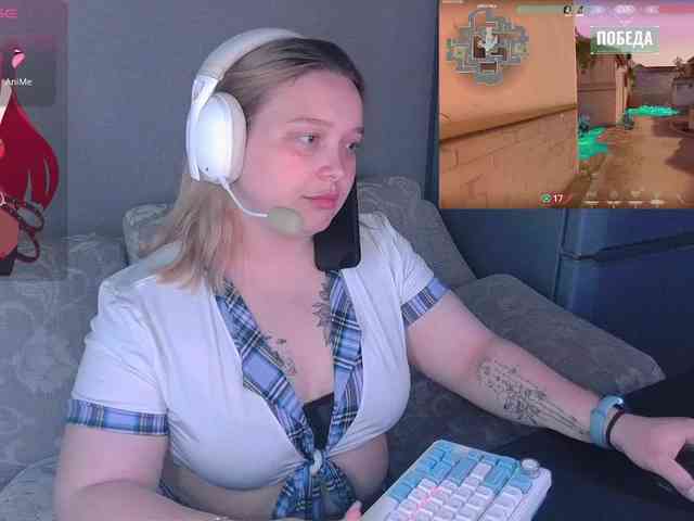 AlinaAdams webcam