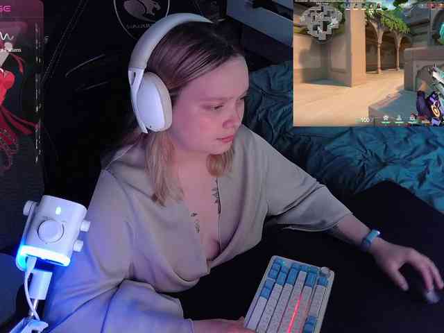 AlinaAdams webcam